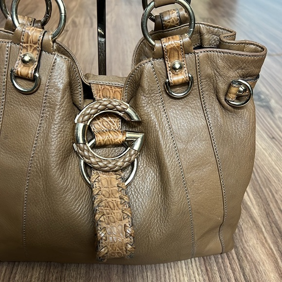 A224 - π― % authentic Gucci shoulder bag - Picture 7 of 16